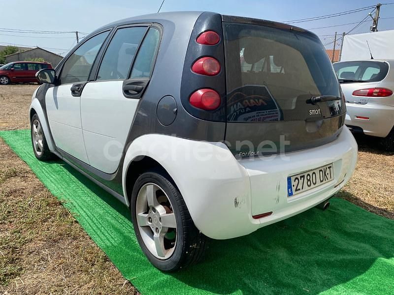 Usado Smart ForFour Passion 95 CV (69 kW) 2005 Blanco Utilitario