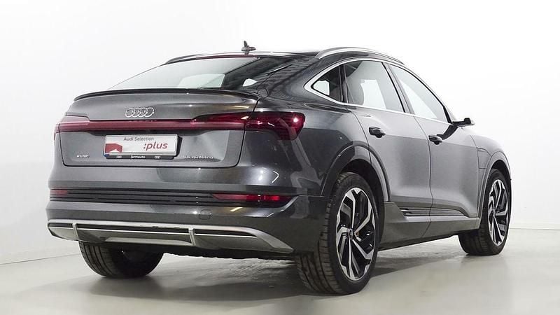 Usado Audi e-tron S-Line 300 kW (408 CV) 2021 Gris SUV