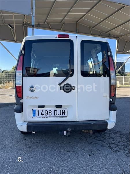 Usado Fiat Doblò 105 CV (77 kW) 2009 Blanco Monovolumen