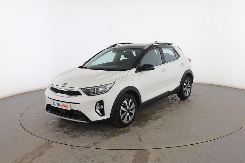 Usado Kia Stonic 101 CV (74 kW) 2021 Blanco SUV
