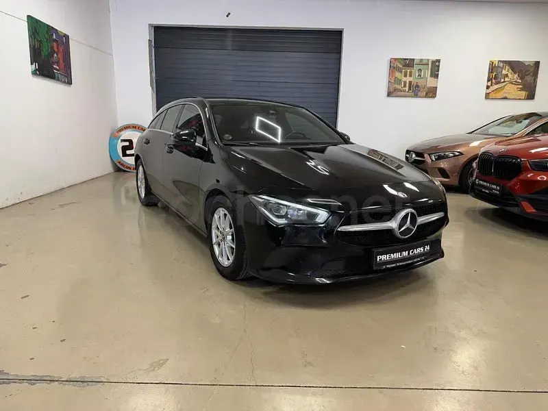 Käytetty Mercedes CLA200 Shooting Brake 150 HP (110 kW) 2021 Musta Farmari