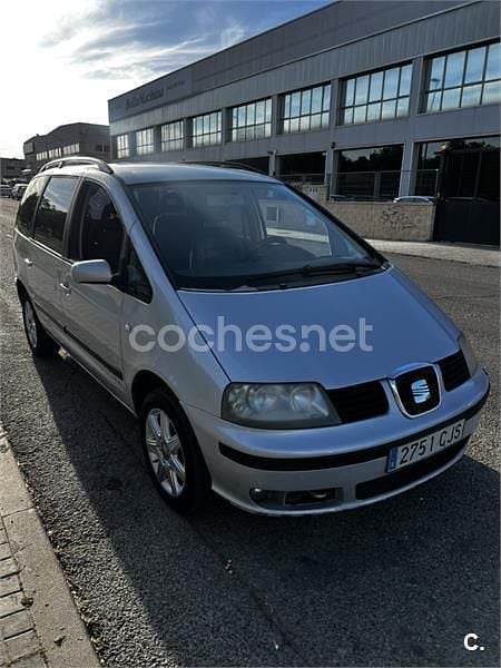Usado Seat Alhambra 130 CV (95 kW) 2003 Gris / plata Monovolumen