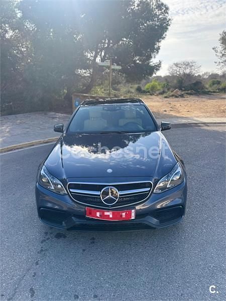 Usado Mercedes E63S AMG 585 CV (430 kW) 2014 Violeta / lila Berlina