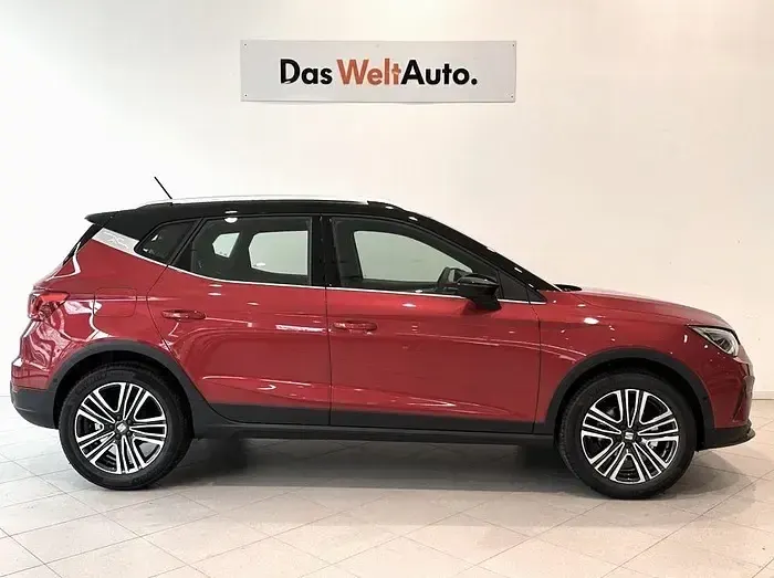 Usado Seat Arona FR 115 CV (84 kW) 2025 Rojo SUV