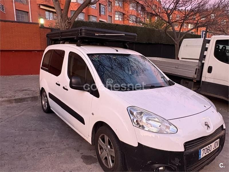Usado Peugeot Partner Tepee 75 CV (55 kW) 2015 Blanco Monovolumen