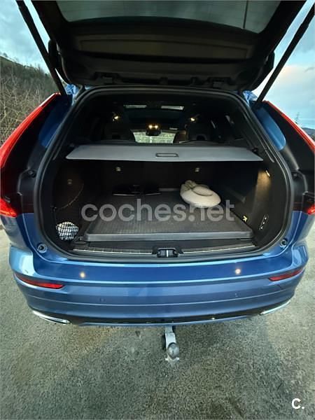 Usado Volvo XC60 R-Design 235 CV (172 kW) 2018 Azul SUV