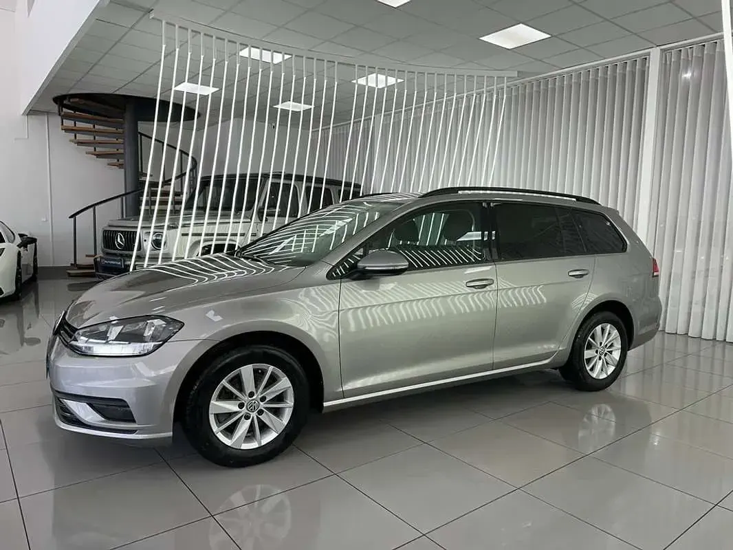 Usado VW Golf VIII Edition 116 CV (85 kW) 2021 Gris Familiar