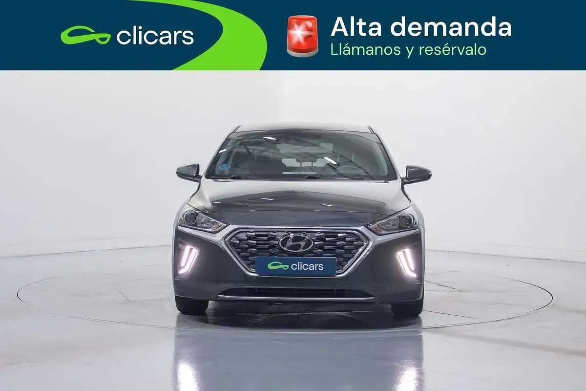 Usado Hyundai Ioniq 105 CV (77 kW) 2021 Gris Utilitario