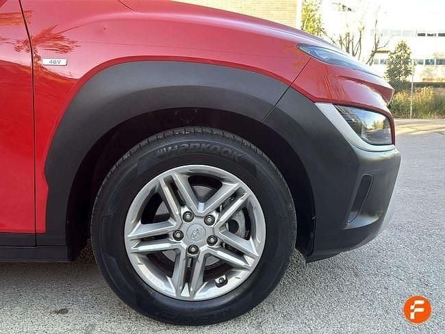 Usado Hyundai Kona 120 HP (88 kW) 2022 Vermelho SUV