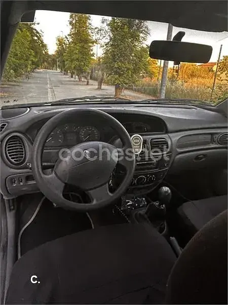 Usado Renault Mégane 95 CV (69 kW) 1999 Blanco Berlina