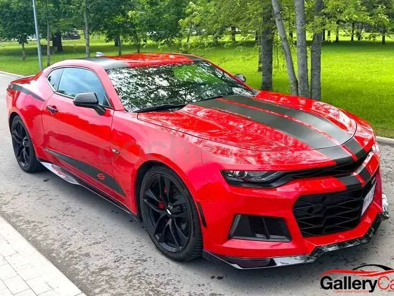 Usado Chevrolet Camaro 405 CV (297 kW) 2021 Rojo Coupe