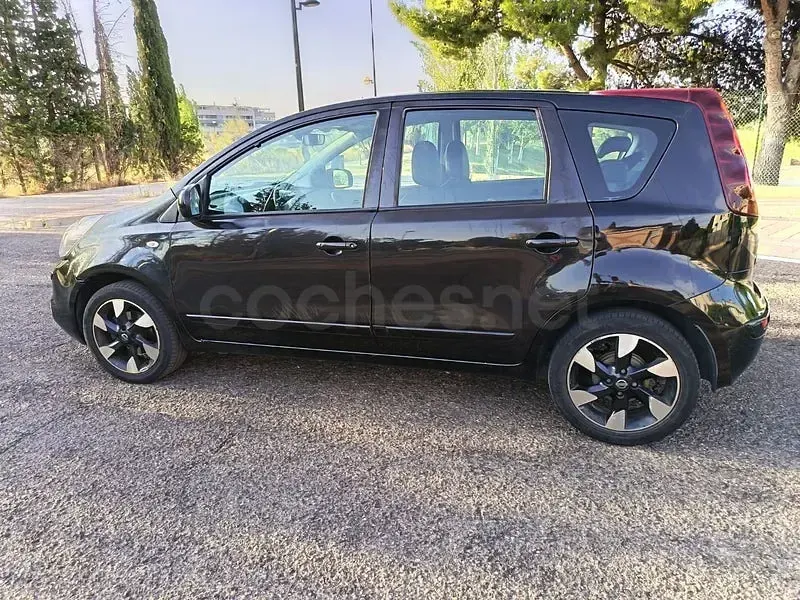 Usado Nissan Note Acenta 90 CV (66 kW) 2014 Negro Utilitario