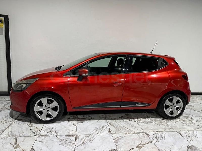 Usado Renault Clio IV Dynamique 90 CV (66 kW) 2014 Rojo Berlina