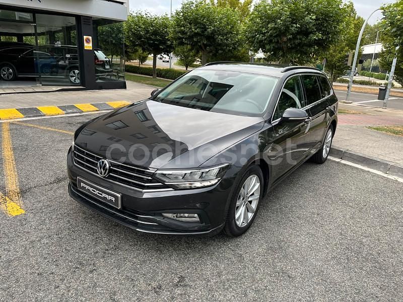 Negro Usado 2020 VW Passat Executive Familiar | 19.500 € (Precio justo) - Imagen 1/4
