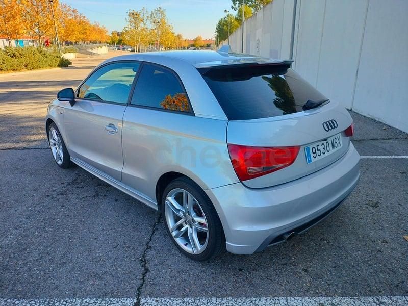 Usado Audi A1 Ambition 105 CV (77 kW) 2011 Gris / plata Berlina
