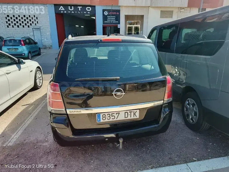 Usado Opel Zafira Cosmo 120 CV (88 kW) 2006 Negro Monovolumen