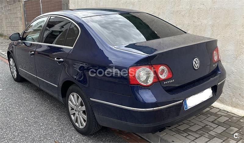 Usado VW Passat Highline 140 CV (102 kW) 2007 Azul Berlina