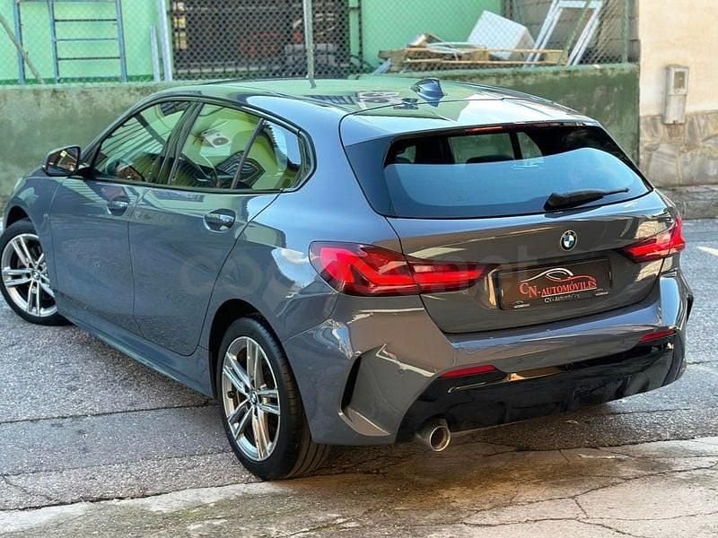 Usado BMW 118 M Sport 136 CV (100 kW) 2021 Gris / plata Utilitario
