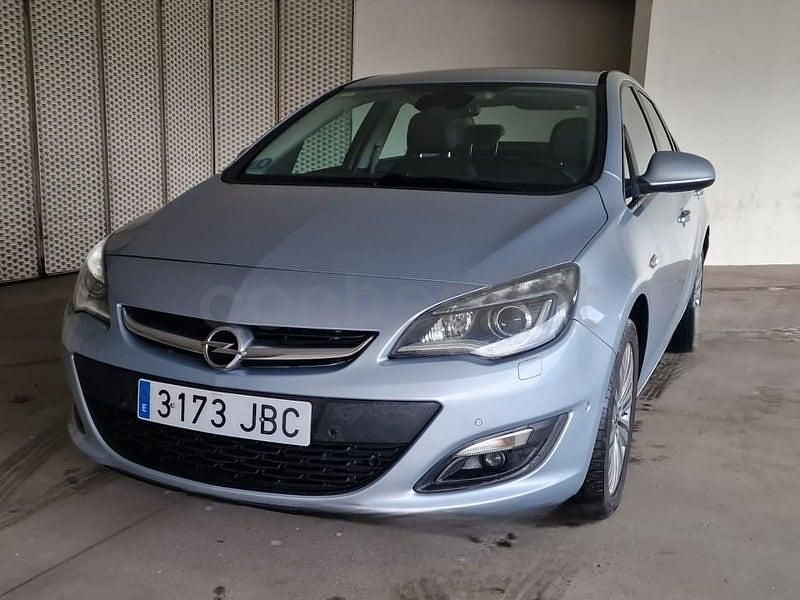 Usado Opel Astra Business 140 CV (102 kW) 2014 Azul Berlina