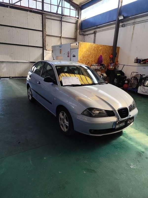 Usado Seat Ibiza Sport 100 CV (73 kW) 2003 Azul Utilitario
