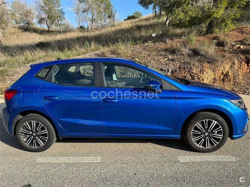 Usado Seat Ibiza 115 CV (84 kW) 2025 Azul Berlina