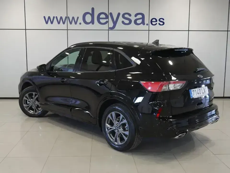 Usado Ford Kuga ST-Line X 225 CV (165 kW) 2022 Negro SUV