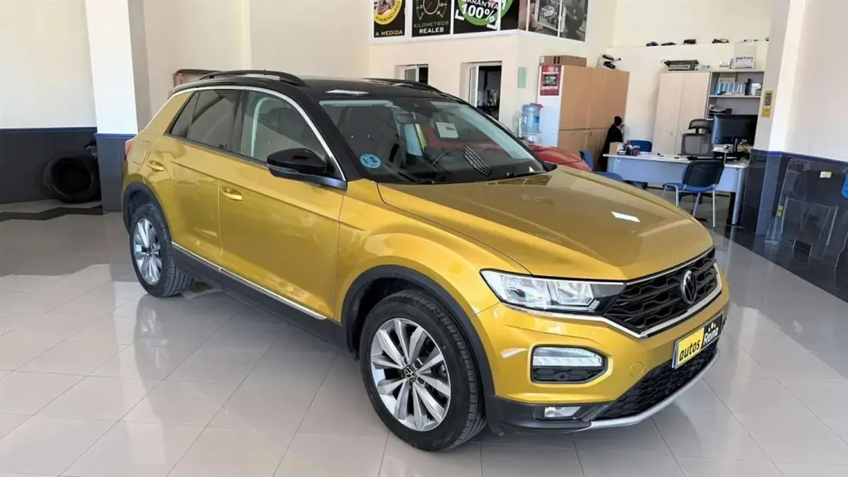Usado VW T-Roc Advance 150 CV (110 kW) 2021 Amarillo SUV