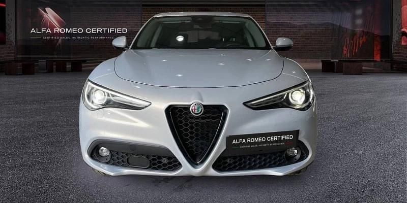 Usado Alfa Romeo Stelvio Sprint 190 CV (139 kW) 2021 Gris SUV