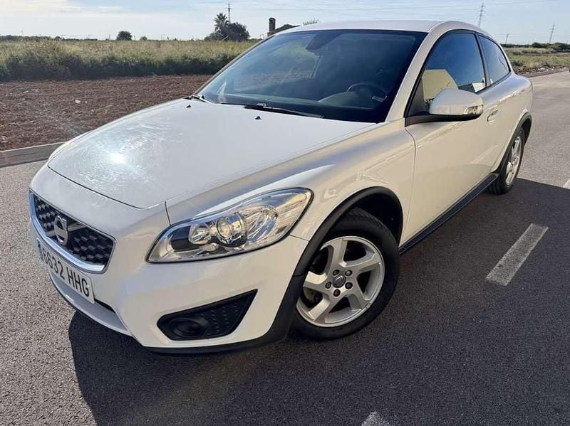 Blanco Usado 2011 Volvo C30 Momentum Utilitario | 8995 € (Un poco caro) - Imagen 1/4