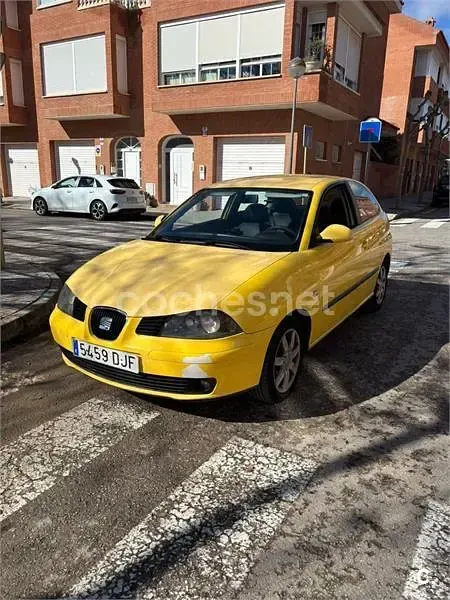 Usado Seat Ibiza Sport 100 CV (73 kW) 2005 Amarillo Utilitario