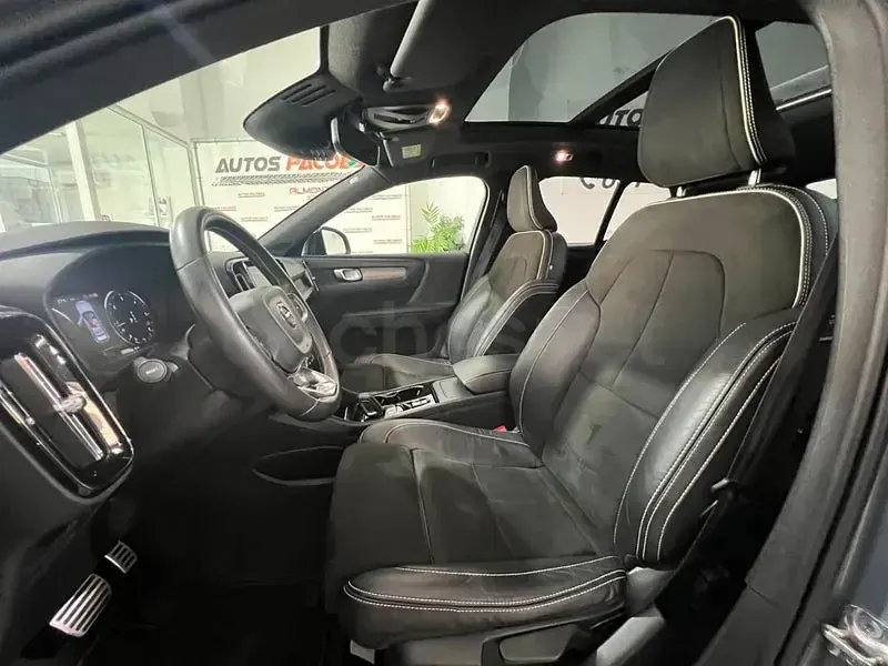 Usado Volvo XC40 R-Design 150 CV (110 kW) 2020 Azul SUV