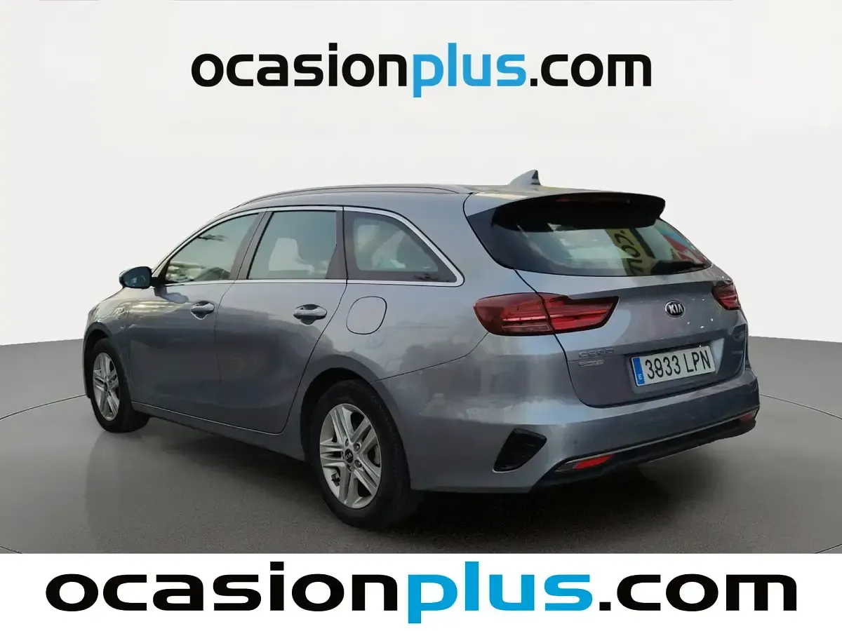 Usado Kia Ceed 120 CV (88 kW) 2021 Gris Utilitario
