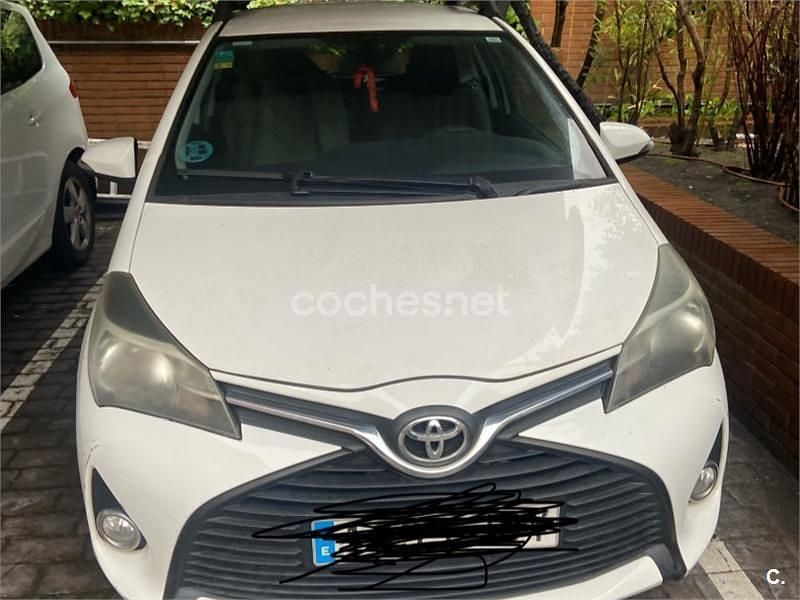 Usado Toyota Yaris City 69 CV (50 kW) 2015 Blanco Berlina