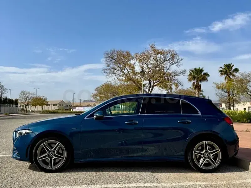 Usado Mercedes A250 218 CV (160 kW) 2021 Azul Berlina