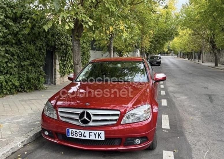 Usado Mercedes C320 Avantgarde 224 CV (164 kW) 2007 Granate Berlina