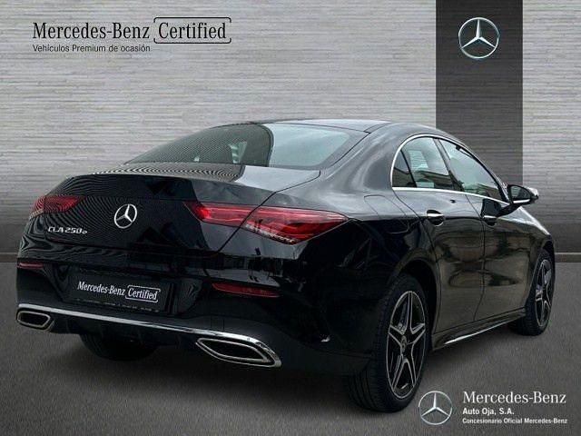 Usado Mercedes CLA250e 218 CV (160 kW) 2022 Negro Berlina