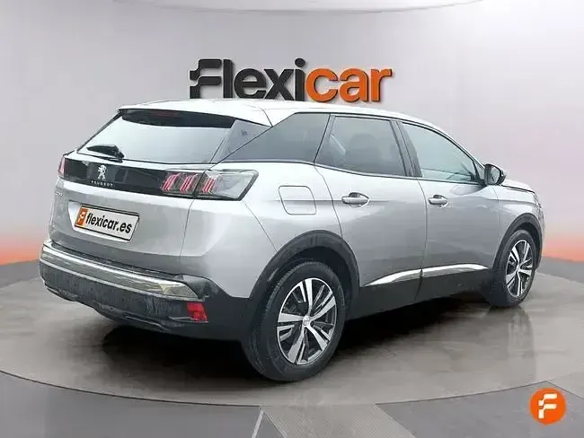 Usado Peugeot 3008 Allure 130 CV (95 kW) 2021 Gris SUV