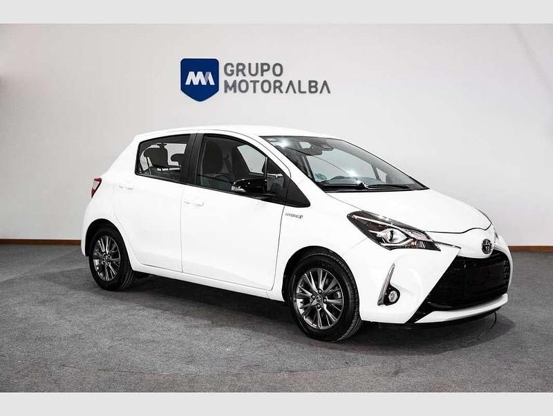Blanco Usado 2019 Toyota Yaris Hybrid Active Utilitario | 14.990 € (Precio justo) - Imagen 1/4