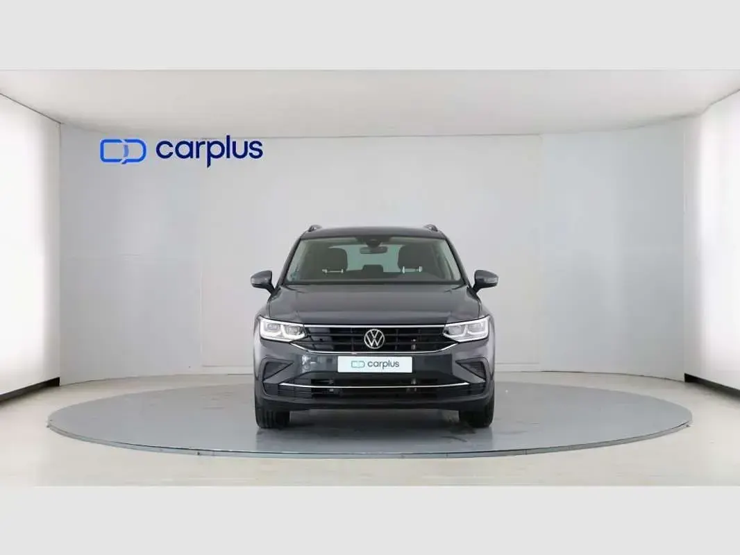 Usado VW Tiguan Life 245 CV (180 kW) 2022 Gris SUV