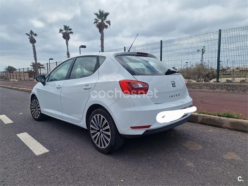 Usado Seat Ibiza CONNECT 95 CV (69 kW) 2015 Blanco Berlina