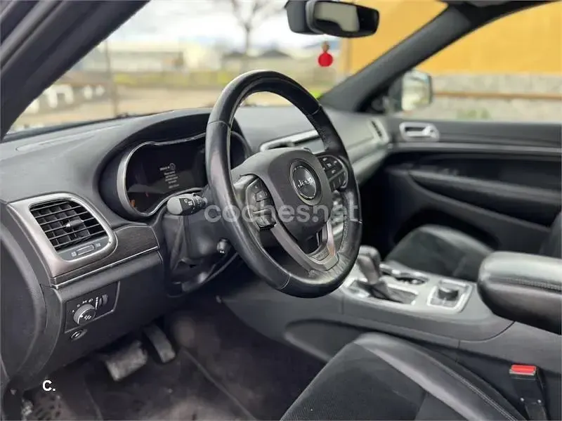 Usado Jeep Grand Cherokee 250 CV (183 kW) 2017 Gris / plata SUV