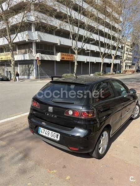 Usado Seat Ibiza Reference 85 HP (62 kW) 2008 Preto Sedan