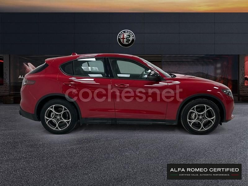 Usado Alfa Romeo Stelvio Sprint 160 CV (117 kW) 2023 Rojo SUV