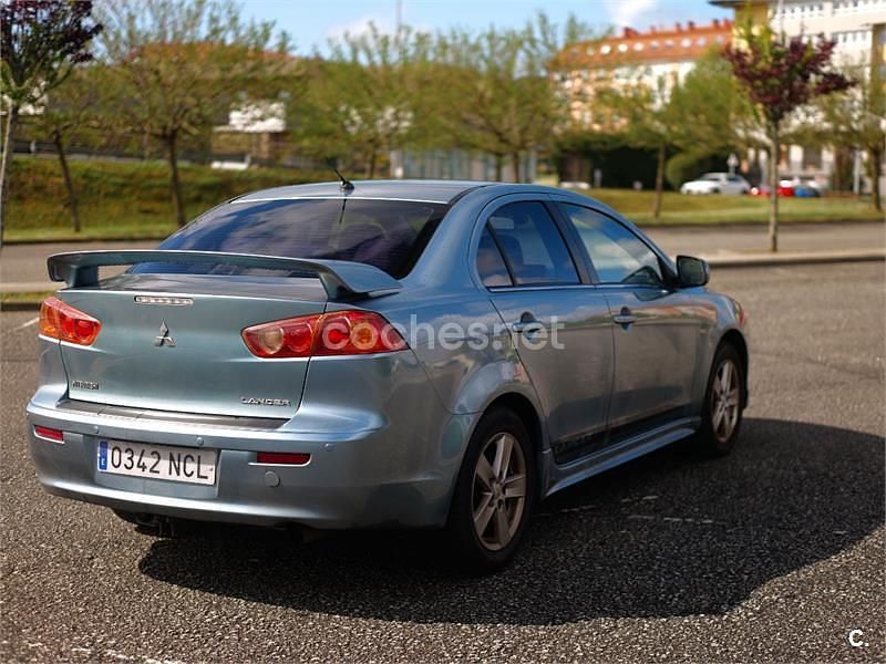 Usado Mitsubishi Lancer Sportback Invite 140 CV (102 kW) 2008 Azul Berlina