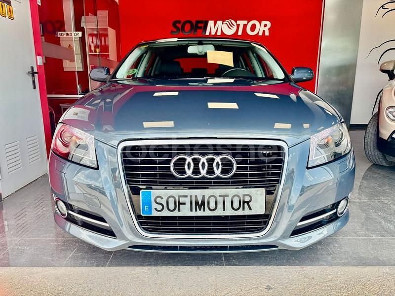 Usado Audi A3 Ambition 160 CV (117 kW) 2011 Gris / plata Berlina