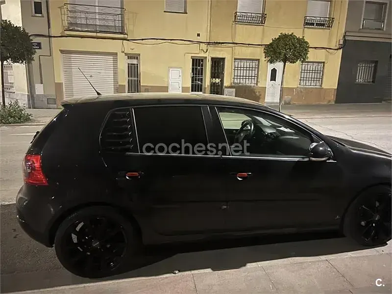 Usado VW Golf V 105 CV (77 kW) 2007 Negro Berlina