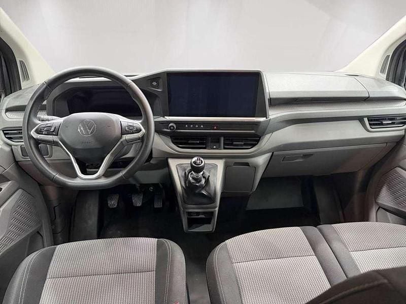 Usado VW Caravelle Comfortline 102 CV (75 kW) 2025 Gris Monovolumen