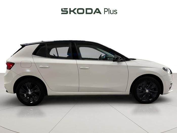 Usado Skoda Fabia Style 110 CV (80 kW) 2022 Blanco Utilitario