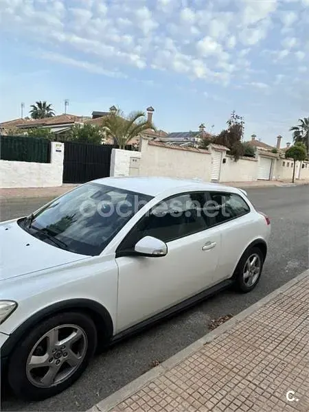 Usado Volvo C30 Momentum 115 CV (84 kW) 2012 Blanco Utilitario