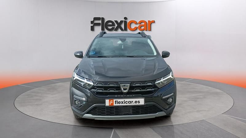 Käytetty Dacia Sandero Essentiel 91 HP (66 kW) 2022 Musta Sedan
